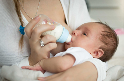 bottle-feeding-baby-timing